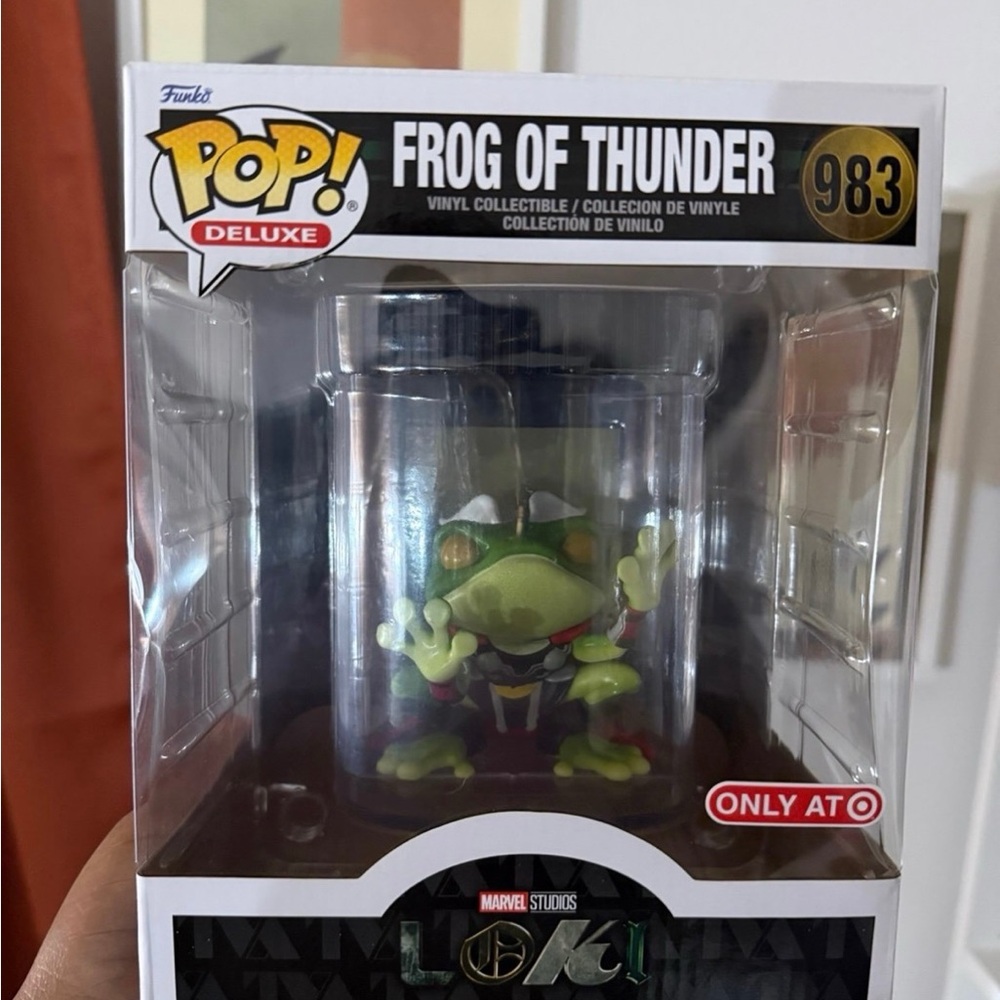 Funko Pop Deluxe Frog of Thunder with Red Cape